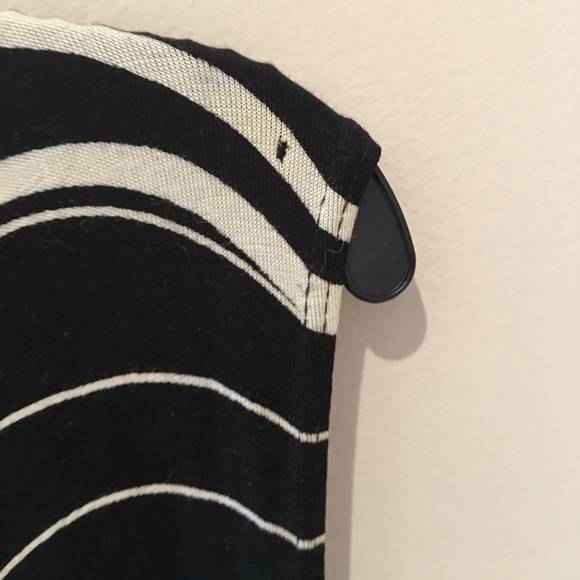 Beautiful belted dress💋🌴🍒 - Picture 2 of 8